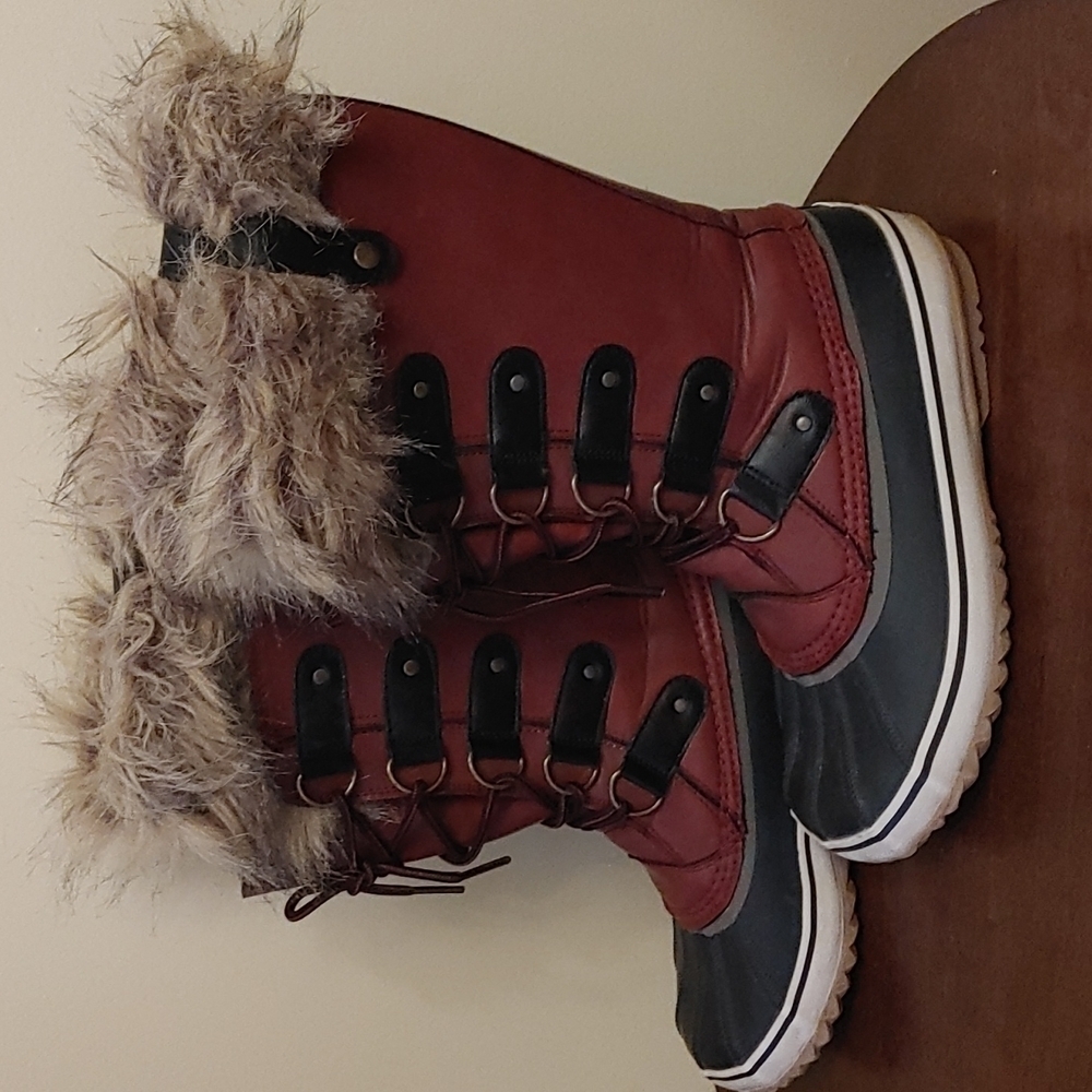 JBU winter snow boots size 8 red and black